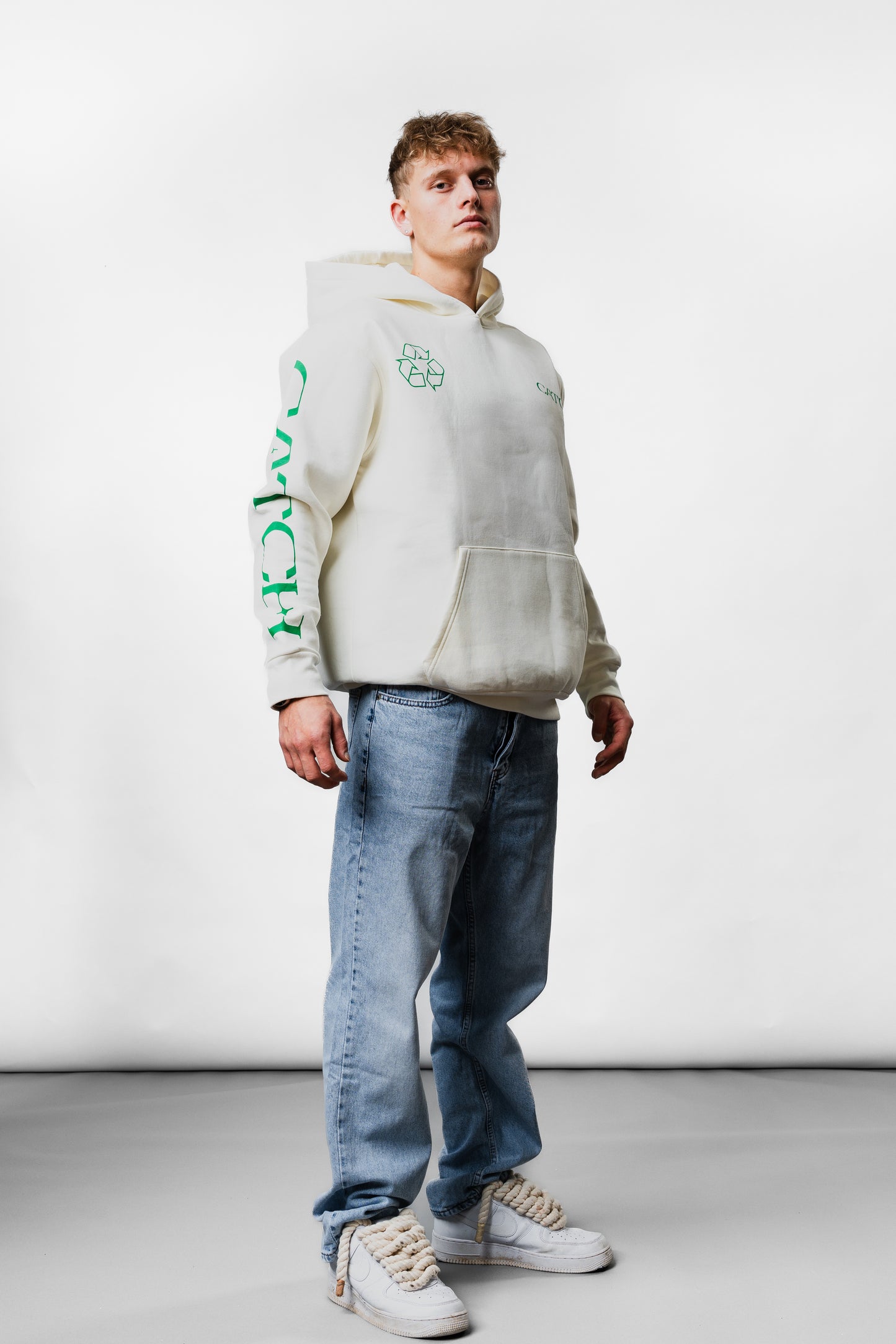 Weißer Oversize-Hoodie C-1047